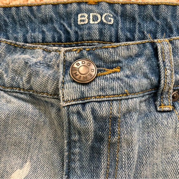 High Rise Dree Cheeky Paint Splattered Distressed Denim Shorts Size 31W BDG - Picture 4 of 4